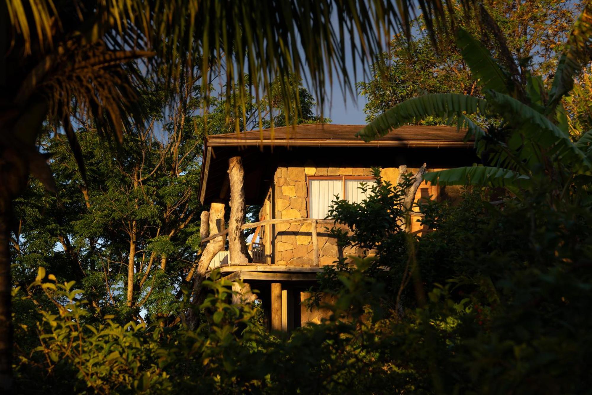 Hotel Hare Uta Hanga Roa Exterior foto